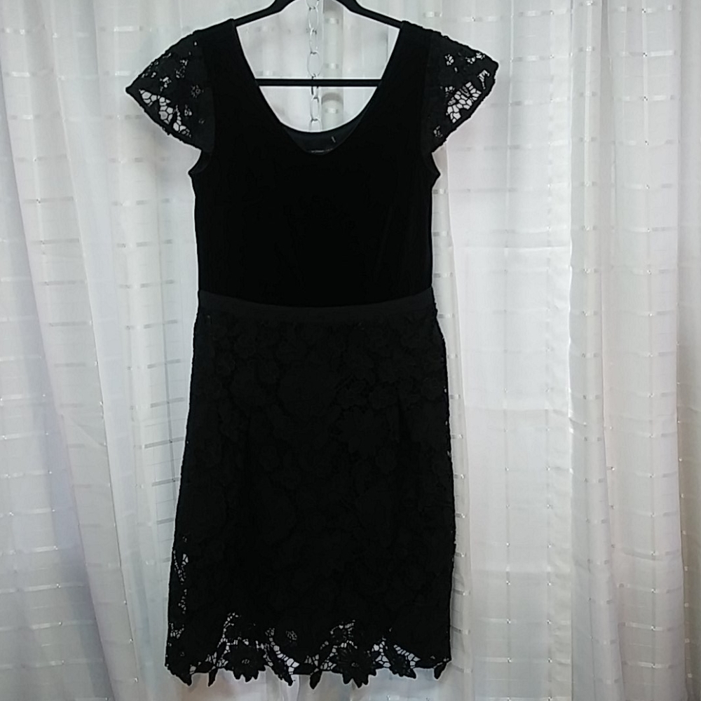 New Isaac mizrahi dress . Velvet top